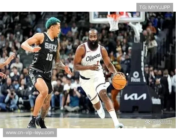 哈登可能成为快船的未来，季后赛争夺仍有希望